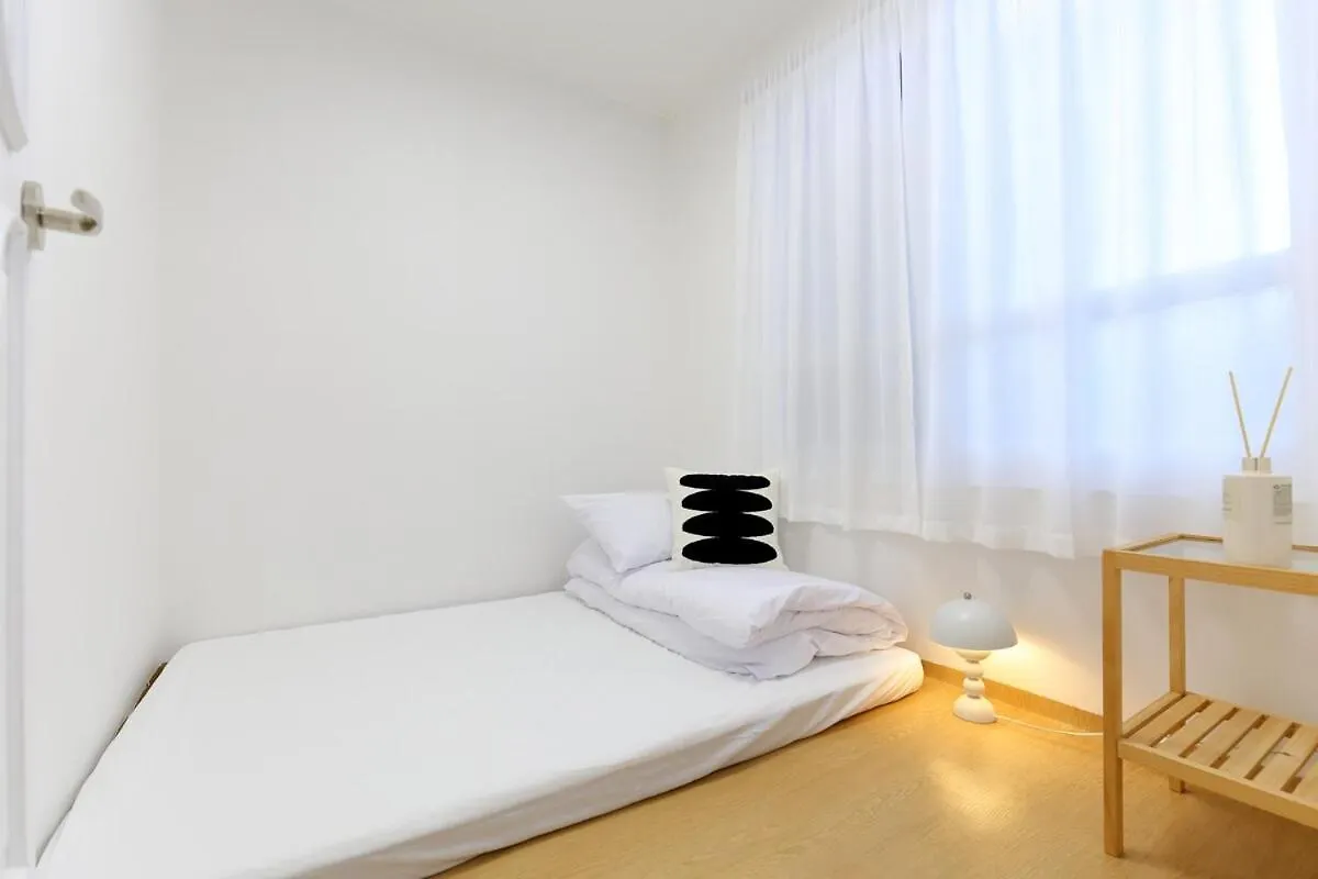 5Min Hongdae, Sangsu St, Late Check Out Villa Seoul